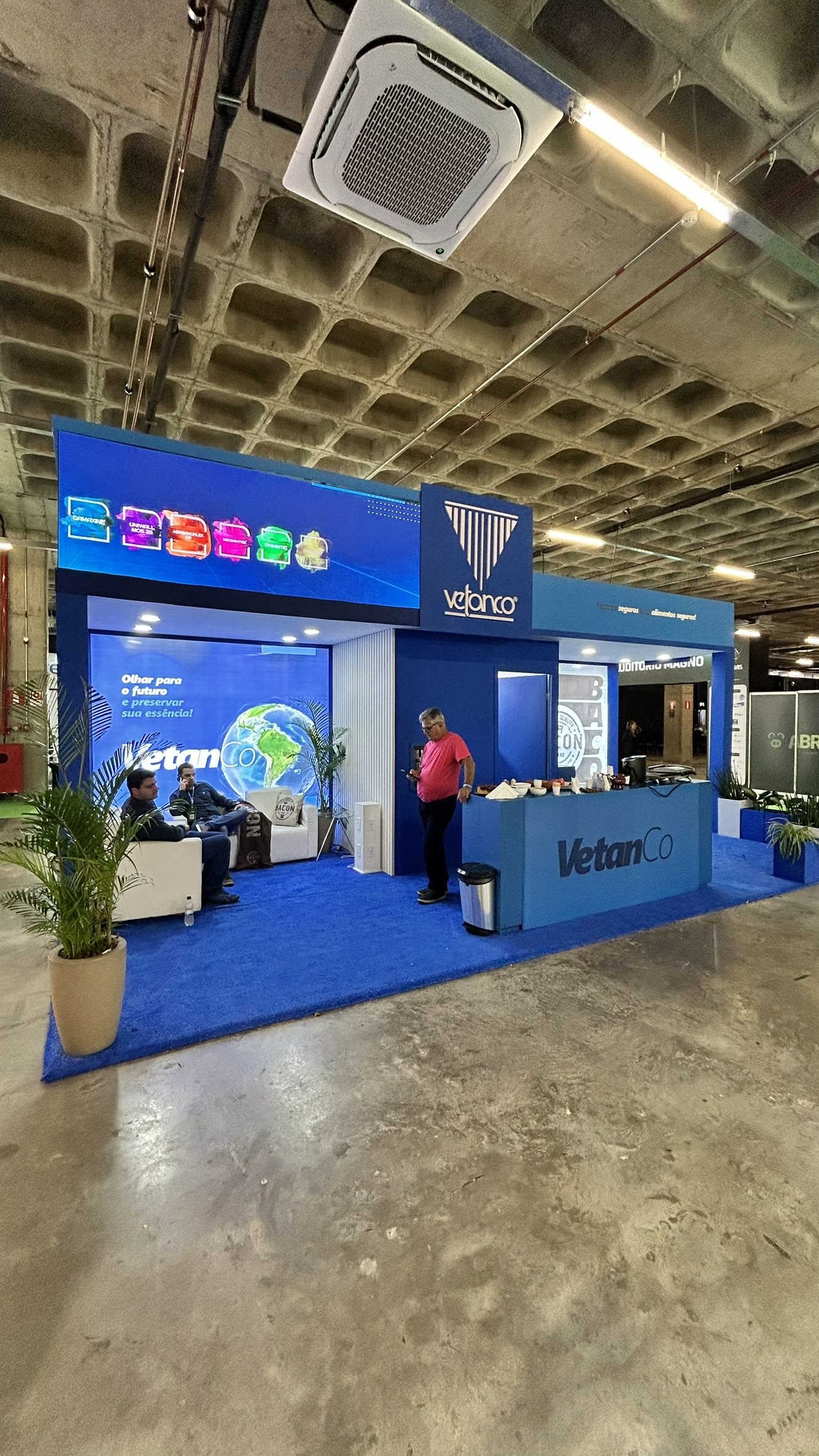 Stand Ourofino na feira de expositores do ABRAVES